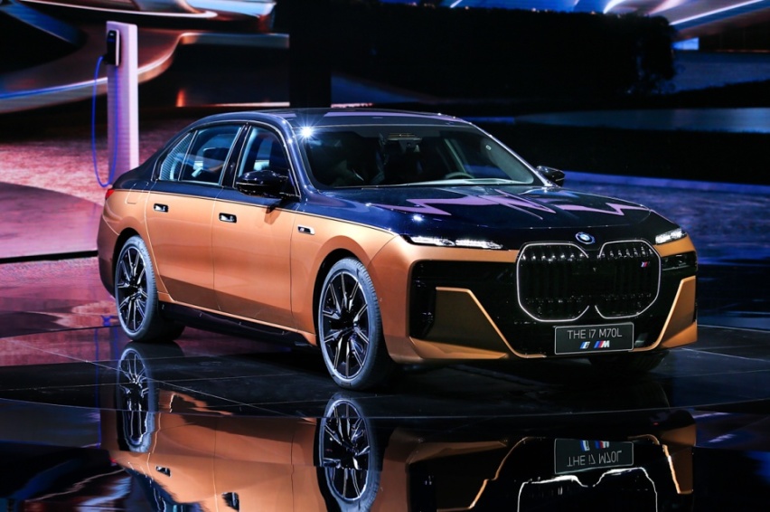 豪华新境！BMW Dee数字概念车亚洲首发，宝马举办创想未来之夜