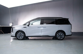 上汽打造的家用MPV，续航超1300公里，自带冰箱，不足20万入手