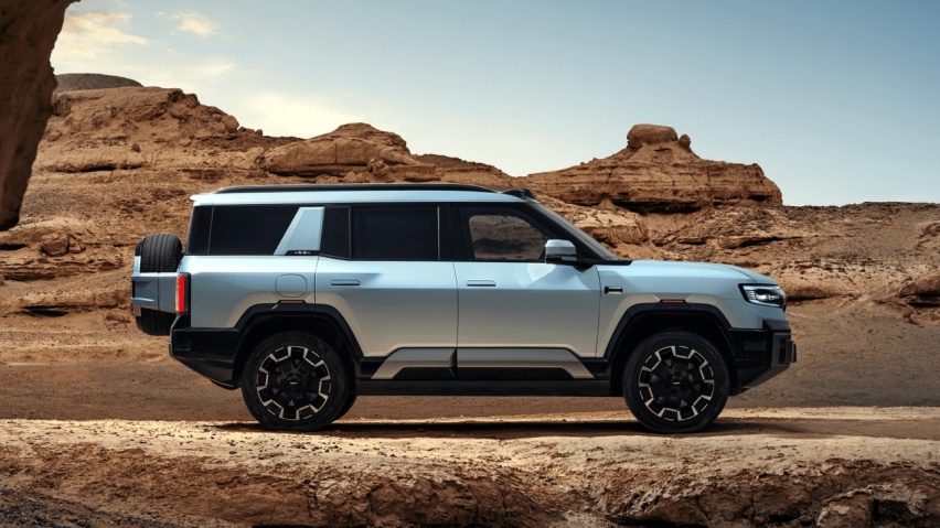 比亚迪旗舰大型SUV「方程豹豹8」2.0 PHEV输出748匹马 挑战