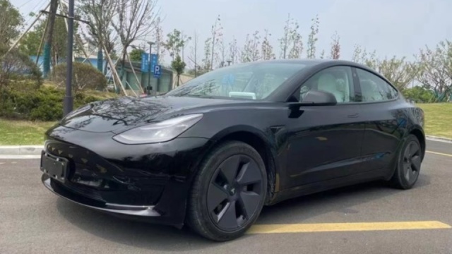开一年打8折，保值率不如国产，二手Model 3你敢买吗？