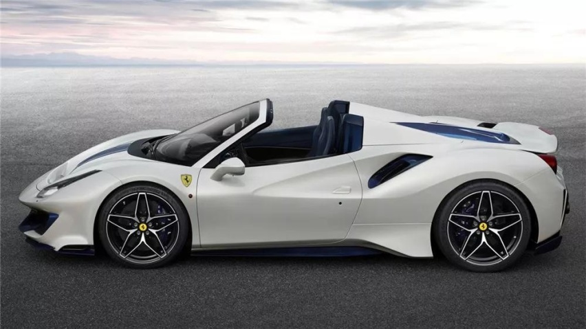 法拉利488 Pista Spider：敞篷也能跑得快