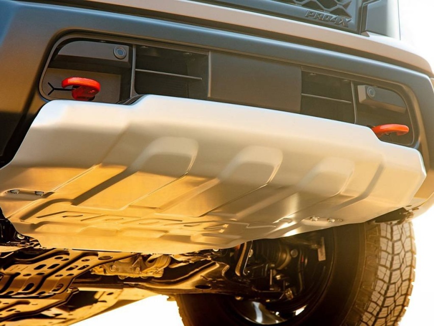 Nissan-Titan-2020-1280-4d.jpg