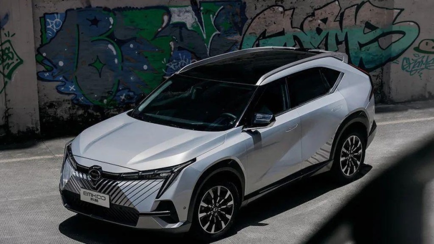 13万起买2.89米轴距SUV，一箱油能跑1700公里，还看啥CR-V