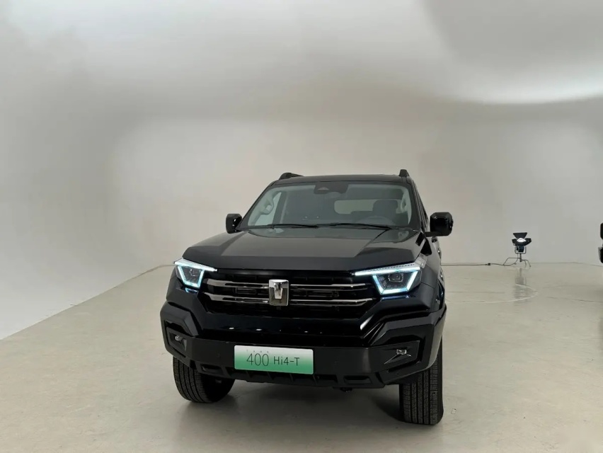机甲硬派插混智能越野SUV，全新坦克400 Hi4-T有多好玩？