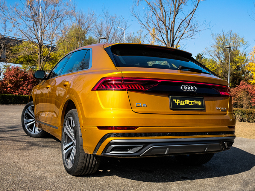 极具超跑风格的旗舰SUV：体验并解读全新奥迪Q8