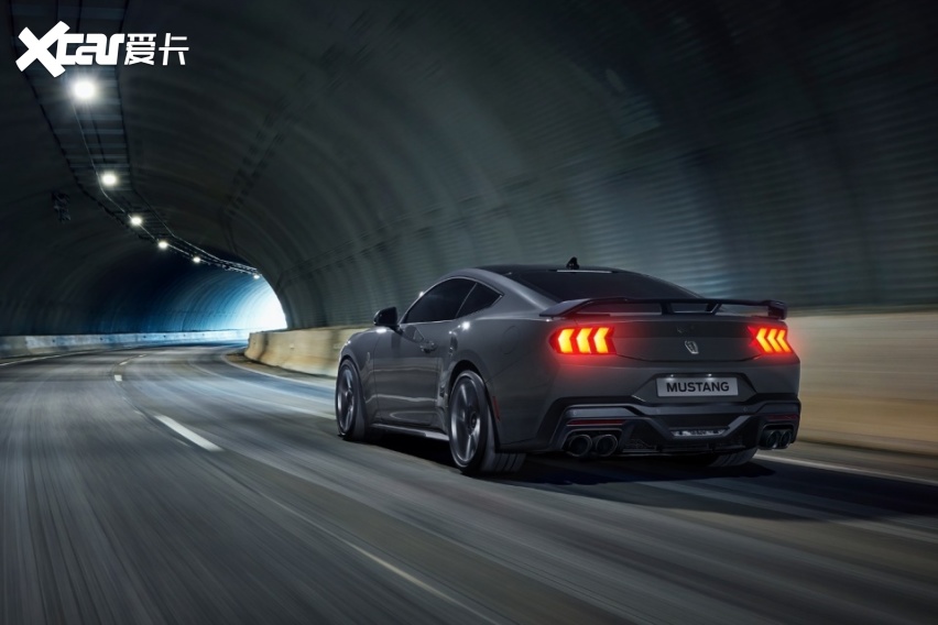 全新福特mustang dark horse 5.0l v8高性能跑车