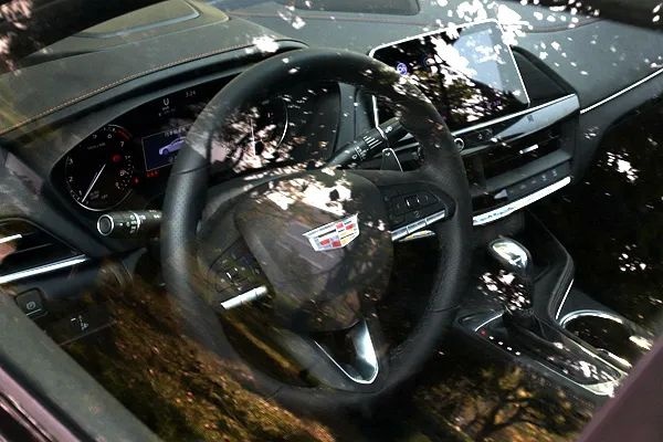 只要23万！年轻人的“大后超”，凯迪拉克CT4你买账吗？