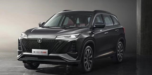 新款长安CS75PLUS第二代，相比旧款,外观动力全面升级
