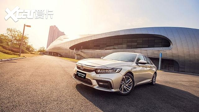 裸车20万买哪款B级车？推荐这3款，适合年轻人，超高颜值