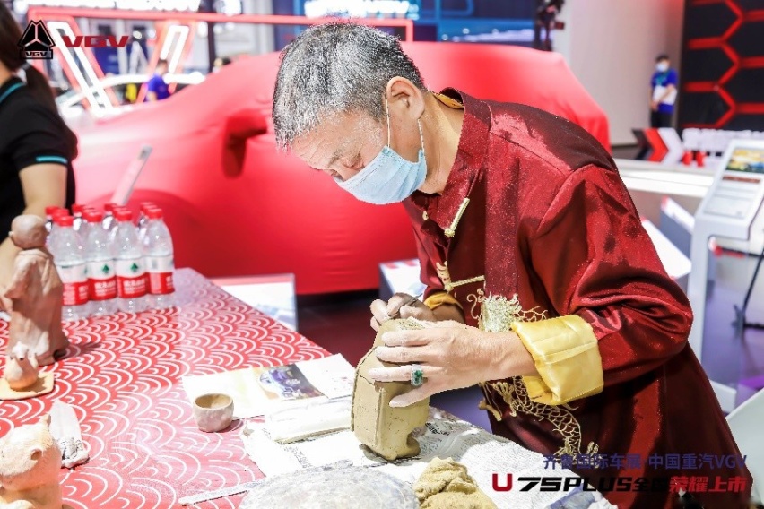 中国重汽VGV U75PLUS全国荣耀上市 引领国潮燃爆车展