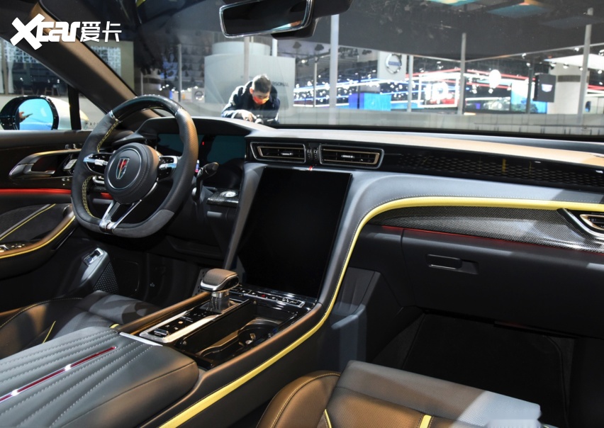 0t 双出排气 还不到20万!这款红旗不比帕萨特香?