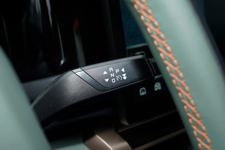 选车对比丨元PLUS荣耀版对比iCAR 03，你会怎么选？