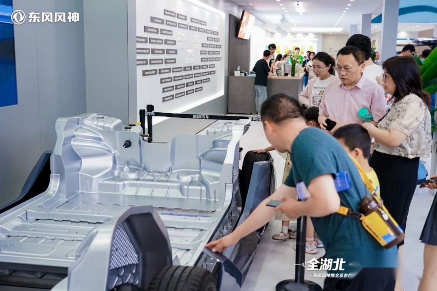 还在纠结买纯电、插混、增程吗？风神L7给你答案
