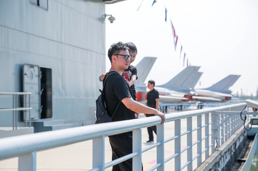 父子上演车轮教育，吉利星瑞助力另类“鸡娃”之旅