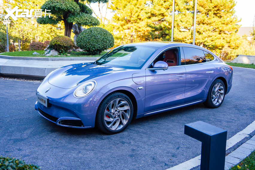 欧拉闪电猫 纯电轿跑 智能四驱 不止为女性 男士也