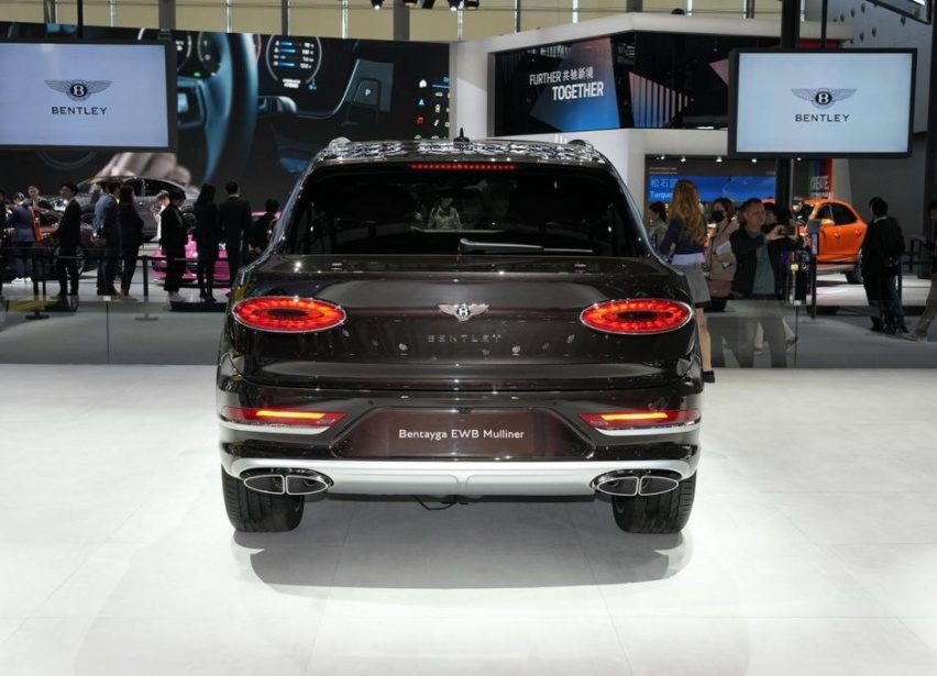 4.0T V8可实现4.6秒破百，宾利添越还是超豪车老家伙的味道！