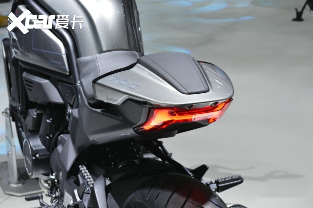 春风700CLX运动版 惊艳亮相北京摩展 最快或在本月上市