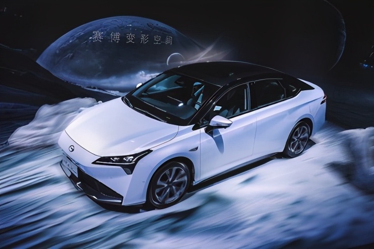 ​广汽埃安AION S Plus上市 售价13.96万起