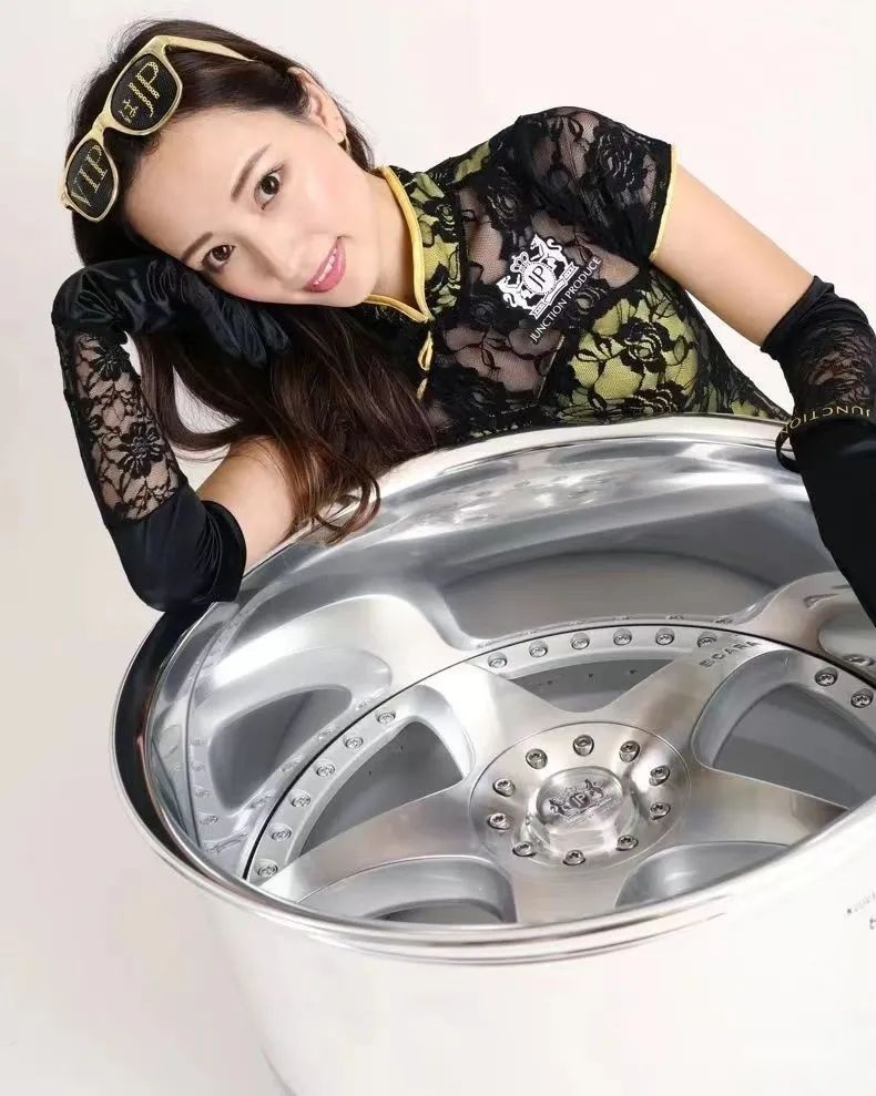 VIP风拉满的英菲尼迪Q70L，一套气动、一套轮毂就够了