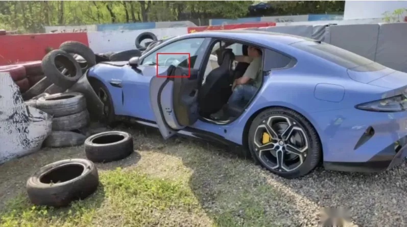 小米SU7一天两次冲出赛道，设计有问题？
