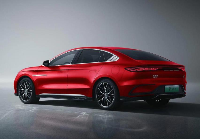 比亚迪汉DM-p“驾到”，特斯拉Model 3P瞬间不香了！