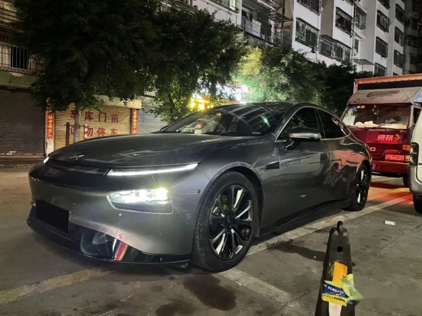 小鹏P7被改装车友