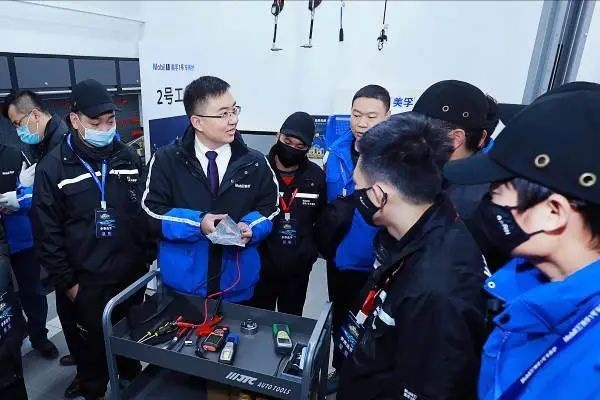 是时候粉一个有实力的爱豆了，他就是......
