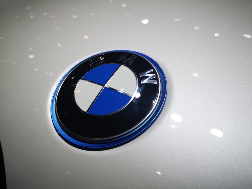 实拍纯电动BMW iX3外观内饰，售46.99-50.99万