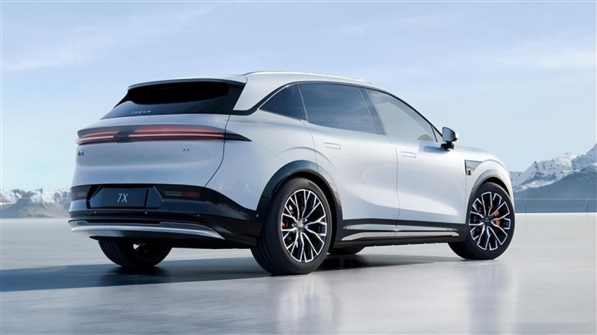 极氪7X内饰官图发布，定位中型SUV，9月下旬上市