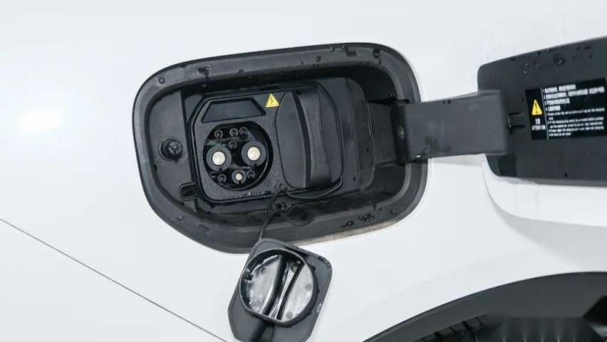 比Model 3便宜10万!长安深蓝SL03值不值?