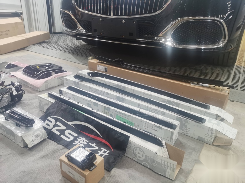 迈巴赫S480升级主动式氛围灯+电动后门+前后手势感应