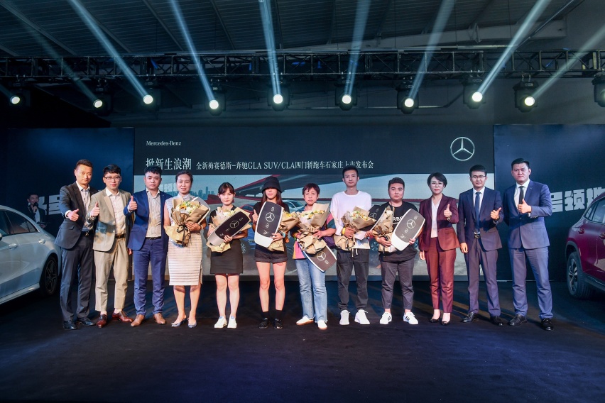 全新梅赛德斯-奔驰GLASUV、CLA四门轿跑车酷热上市