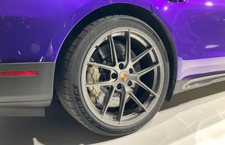 2025款保时捷Taycan Turbo GT，双电机超1100马力，