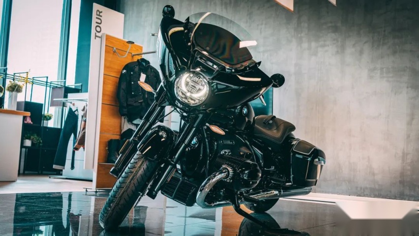 原来宝马也有这样的摩托！探店BMW R18 游侠/洲际旅行家