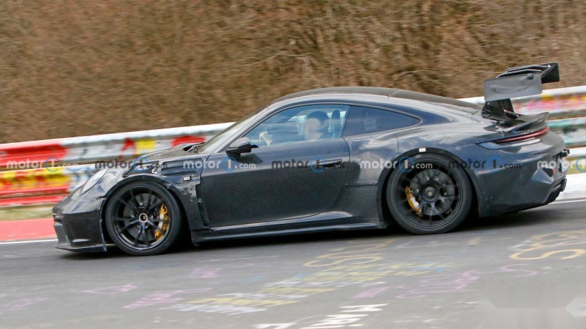 保时捷新911 GT3 RS赛道测试 尾翼使用DRS技术