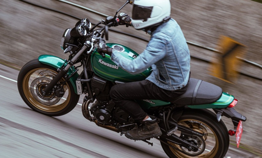 轻盈好上手的复古车，2022川崎Z650RS