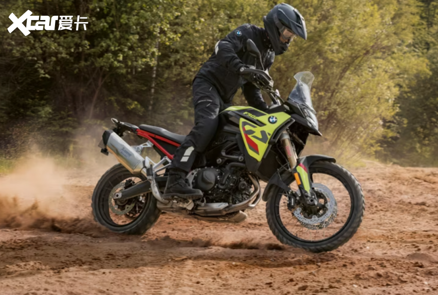 宝马推出2024款中排量车型,f900gs横空出世,车身轻越野性能强