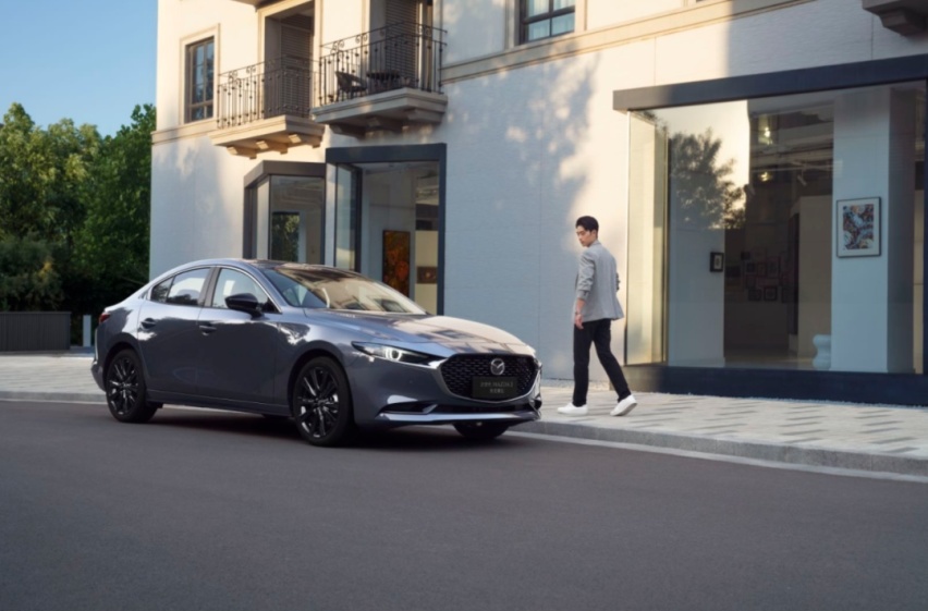 升级之后的MAZDA3昂克赛拉帅爆了，魂动2.0美学，质感飙升