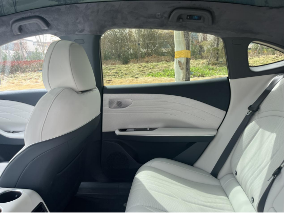 实力为王！特斯拉Model 3紧急降价也打不过银河E8