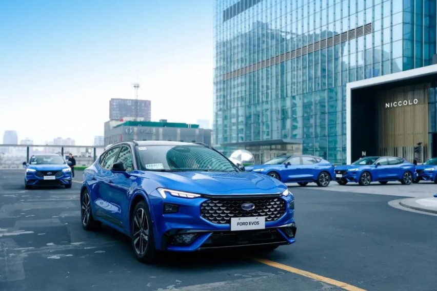 1.1米大屏、6.6秒破百,这台全新福特溜背SUV EVOS还有哪些特
