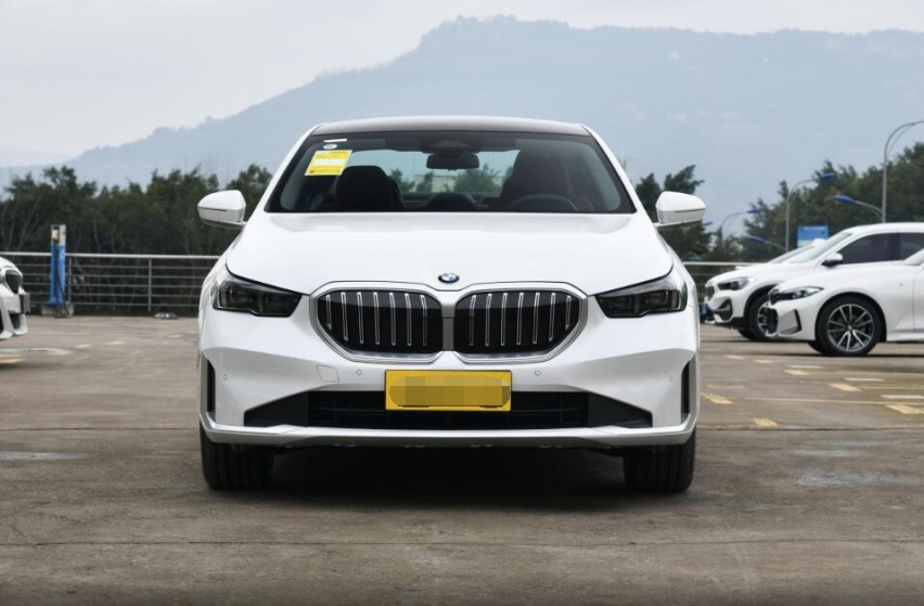 宝马530Li xDrive上市了！售价50.59万元，新增xDriv