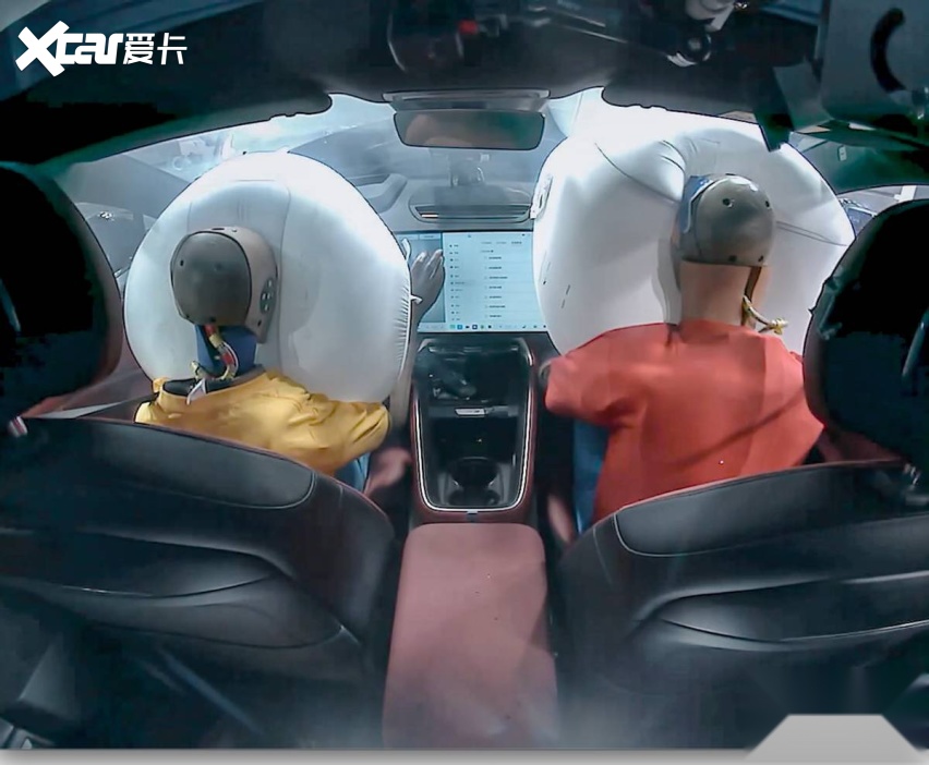 极氪007GT：行业首次公开挑战27版正碰新规连续叠加碰撞，百家媒体现
