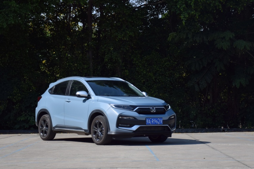 都是新款刚上市，15万买SUV，这两款精致实用值得一看！