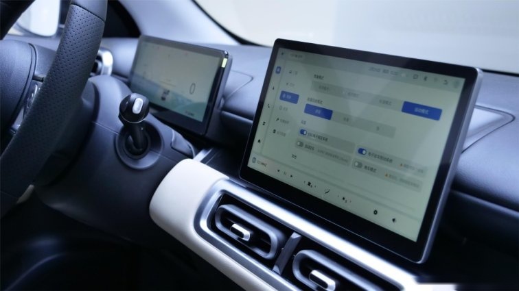 超长续航、五门纯电SUV-五菱缤果PLUS济南上市
