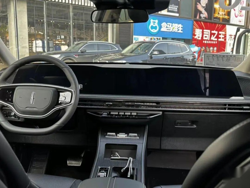 【E汽车】林肯Z/冒险家混动车型亮相