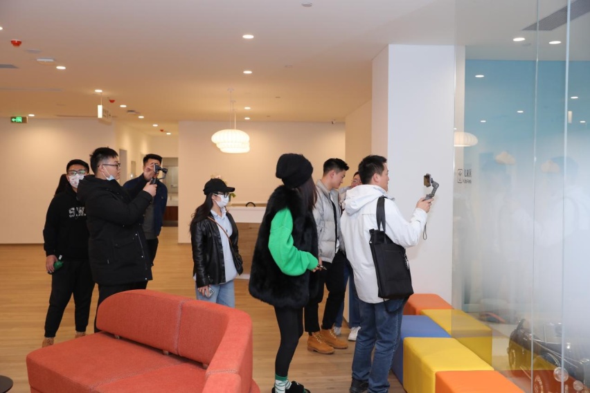 星光耀目，共驰未来，济南鹏龙金阳光奔驰全福店媒体见面会圆满落幕