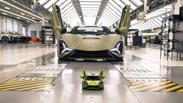 乐高&MCL36：赛道梦？我们可是专业的！