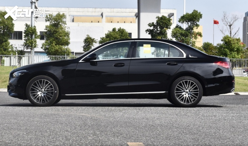 新款奔驰c级:价格战与我何干,增配就要涨价,官方指导价33.