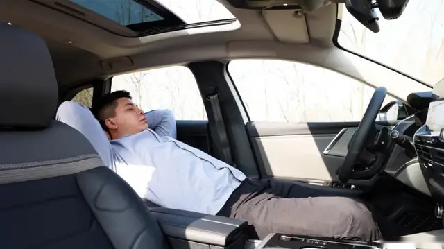 开凡尔赛C5 X，走在郑州街头是一种什么体验？
