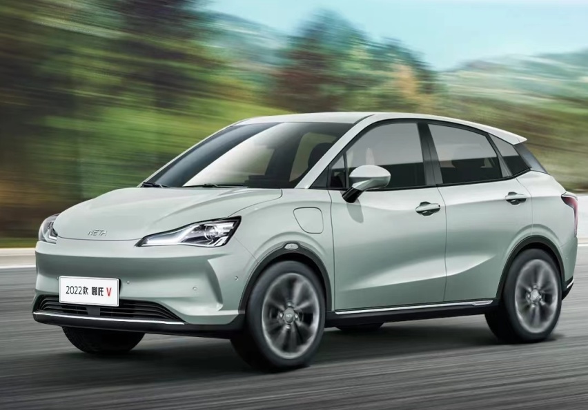 8万级亲民代步SUV！月销超1万辆/空间大 还要啥电动微型车？